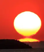太阳后防失误频频，战绩一落千丈，振奋人心