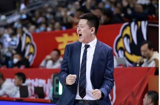 吉林队宣布新签约外援，实力提升，全场震撼