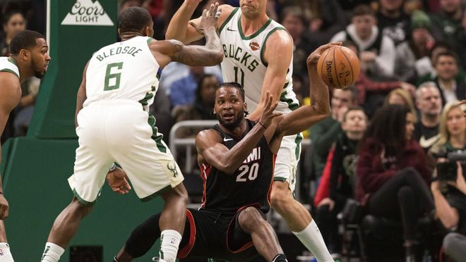 雄鹿收获关键胜利,领跑东部,振奋人心 雄鹿收获关键胜利,领跑东部,振奋人心