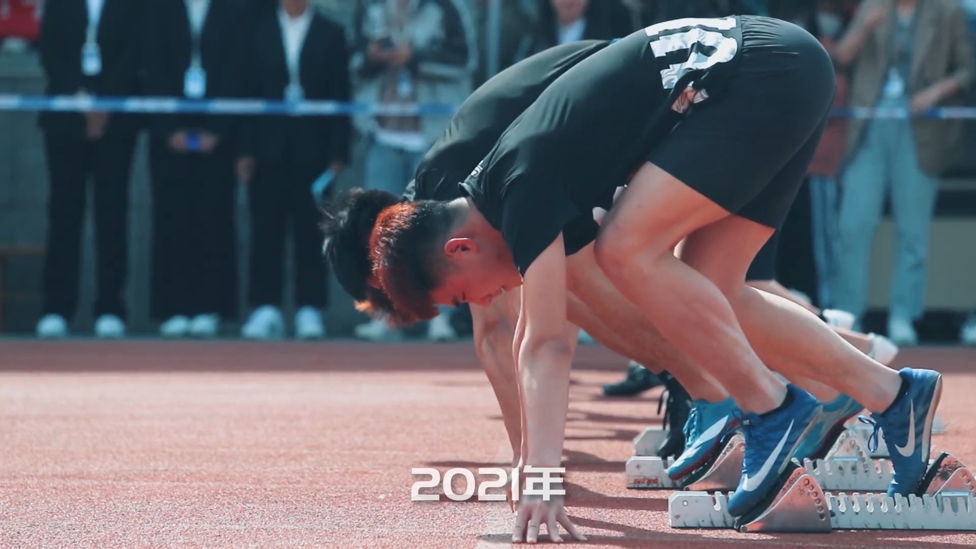 青年运动员破纪录赛场惊艳,稳步上升的简单介绍 青年运动员破纪录赛场惊艳,稳步上升的简单介绍