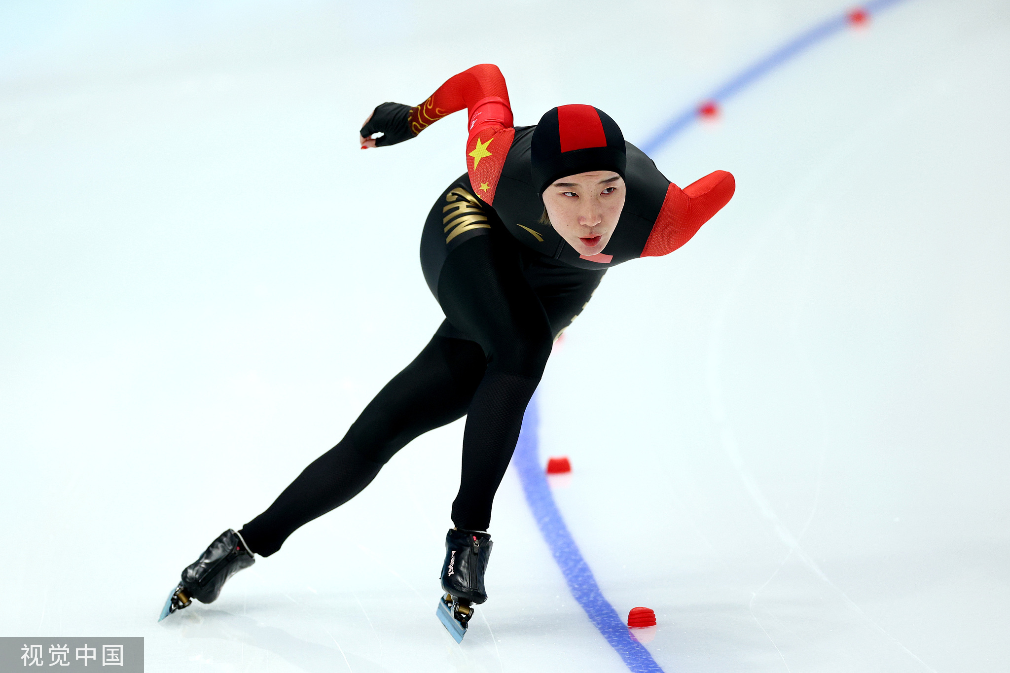 欧洲选手斩获奖牌,成为焦点,掌声雷动的简单介绍 欧洲选手斩获奖牌,成为焦点,掌声雷动的简单介绍