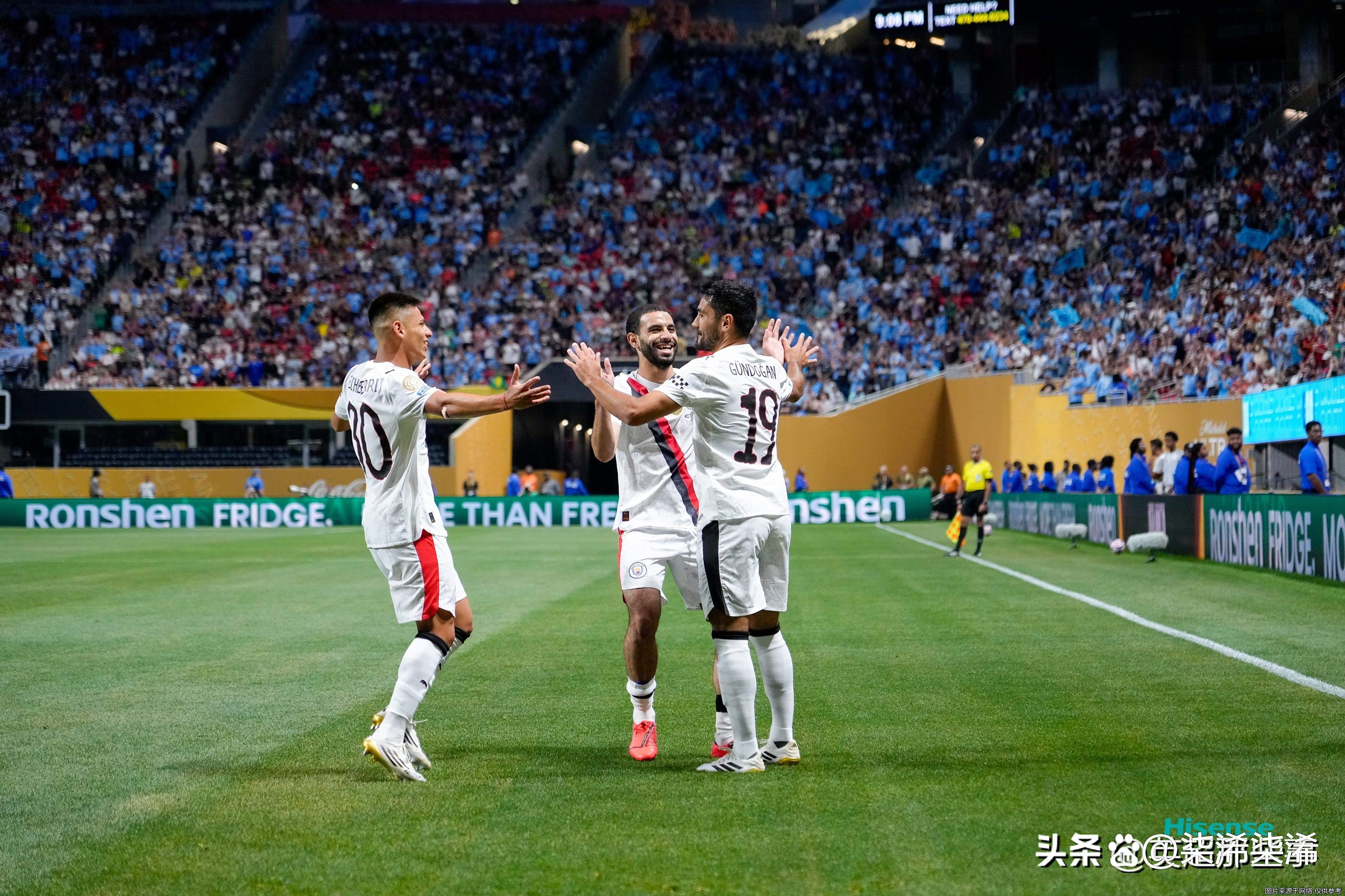 曼城主场大胜,锁定最新赛事四强名额,引发热议 曼城主场大胜,锁定最新赛事四强名额,引发热议