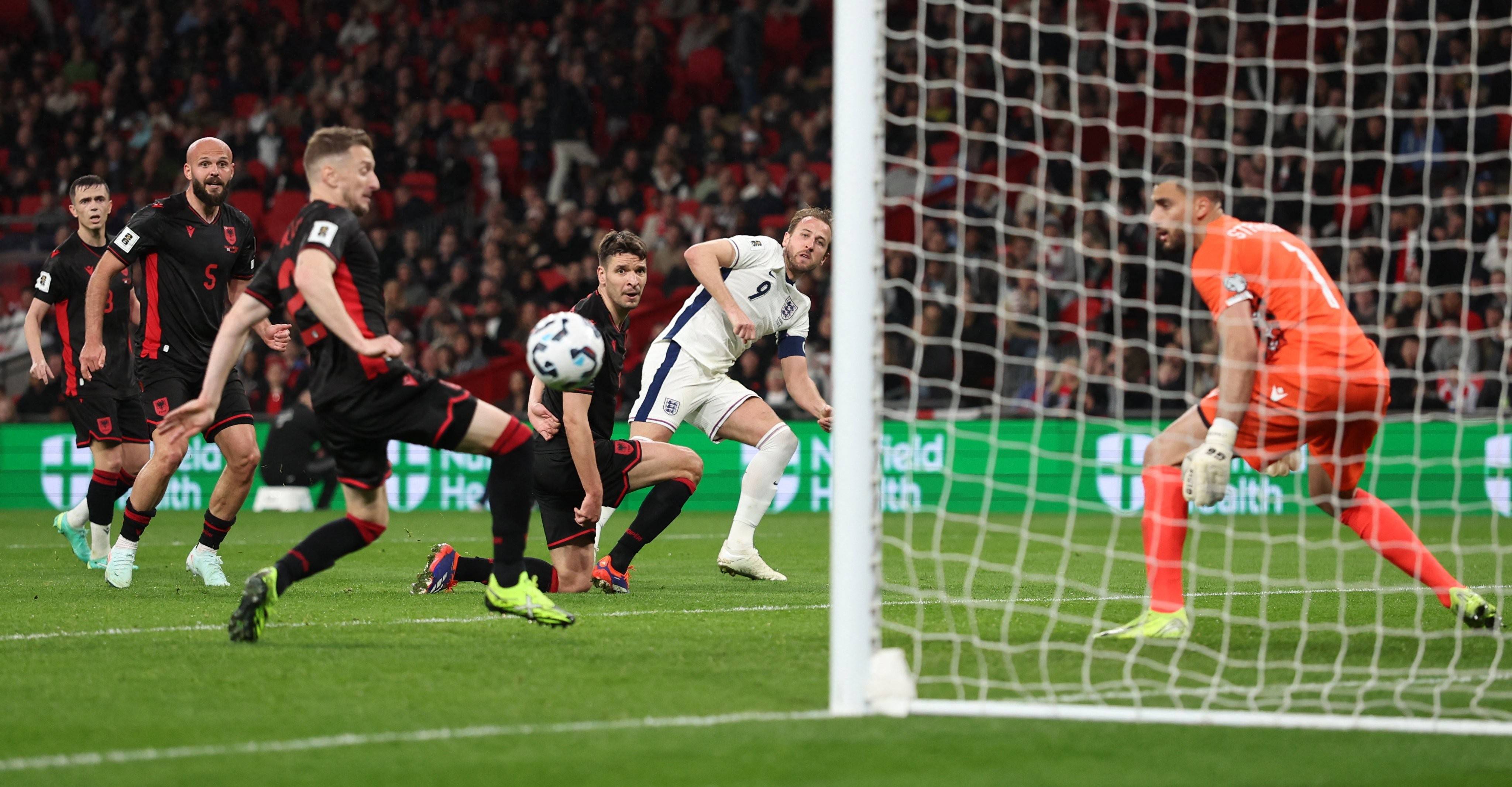 开云体育平台APP-关于英格兰队战平对手,逼近晋级希望,气势如虹的信息