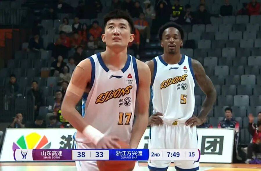 独行侠险胜山东队,孙铭徽高光表现 独行侠险胜山东队,孙铭徽高光表现