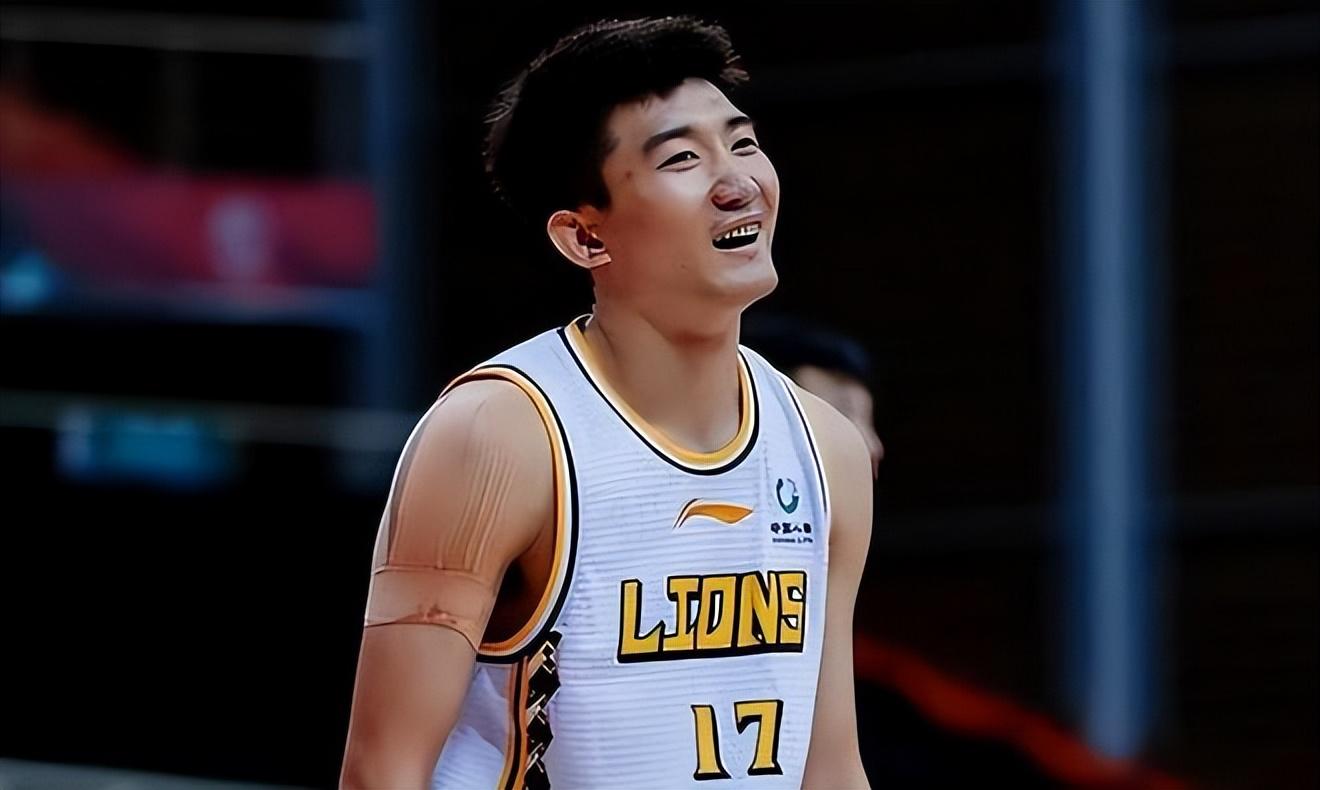 独行侠险胜山东队,孙铭徽高光表现 独行侠险胜山东队,孙铭徽高光表现